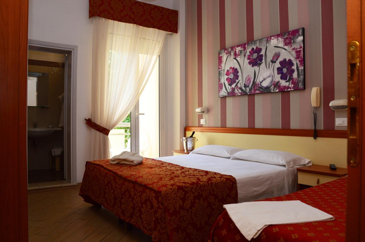 Hotel La Capinera Bellaria-Igea Marina Esterno foto