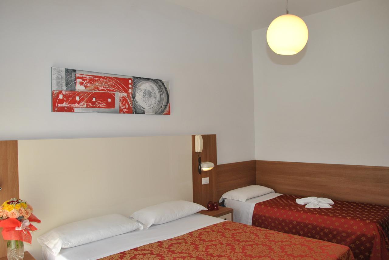 Hotel La Capinera Bellaria-Igea Marina Esterno foto