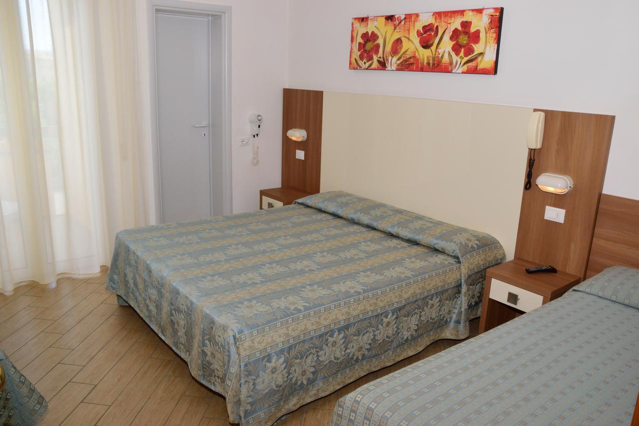 Hotel La Capinera Bellaria-Igea Marina Esterno foto
