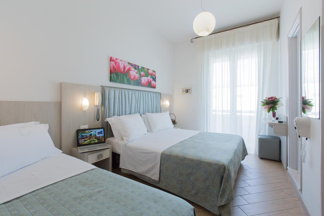 Hotel La Capinera Bellaria-Igea Marina Esterno foto
